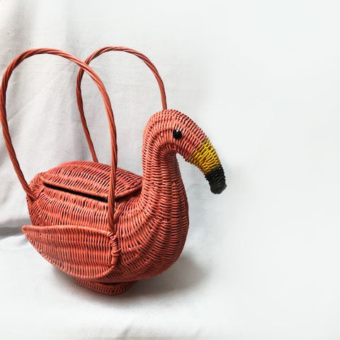 https://wickerdarling.com/cdn/shop/products/Wicker-Darling-chile-Flamingo-basket-flamingo-tote-bag6.jpg?v=1644219283