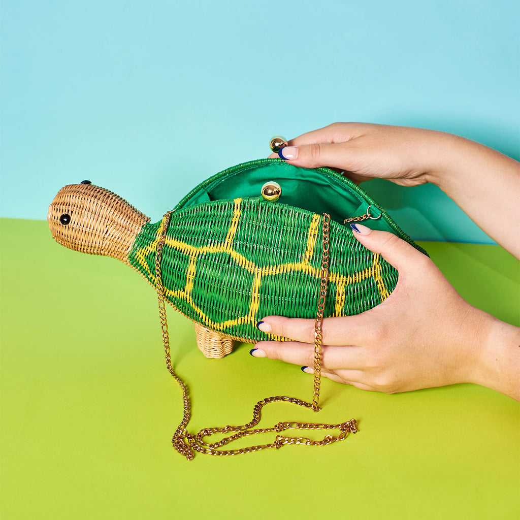 Wicker darling Turtle bag turtle wicker handbag on a colourful background